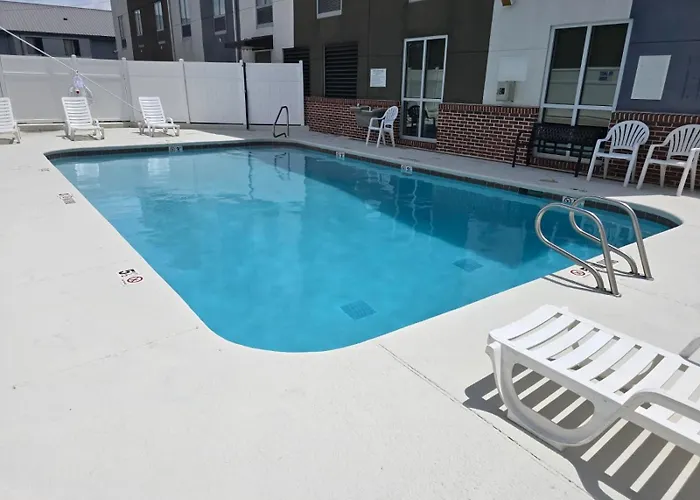 Comfort Inn & Suites Brunswick I-95